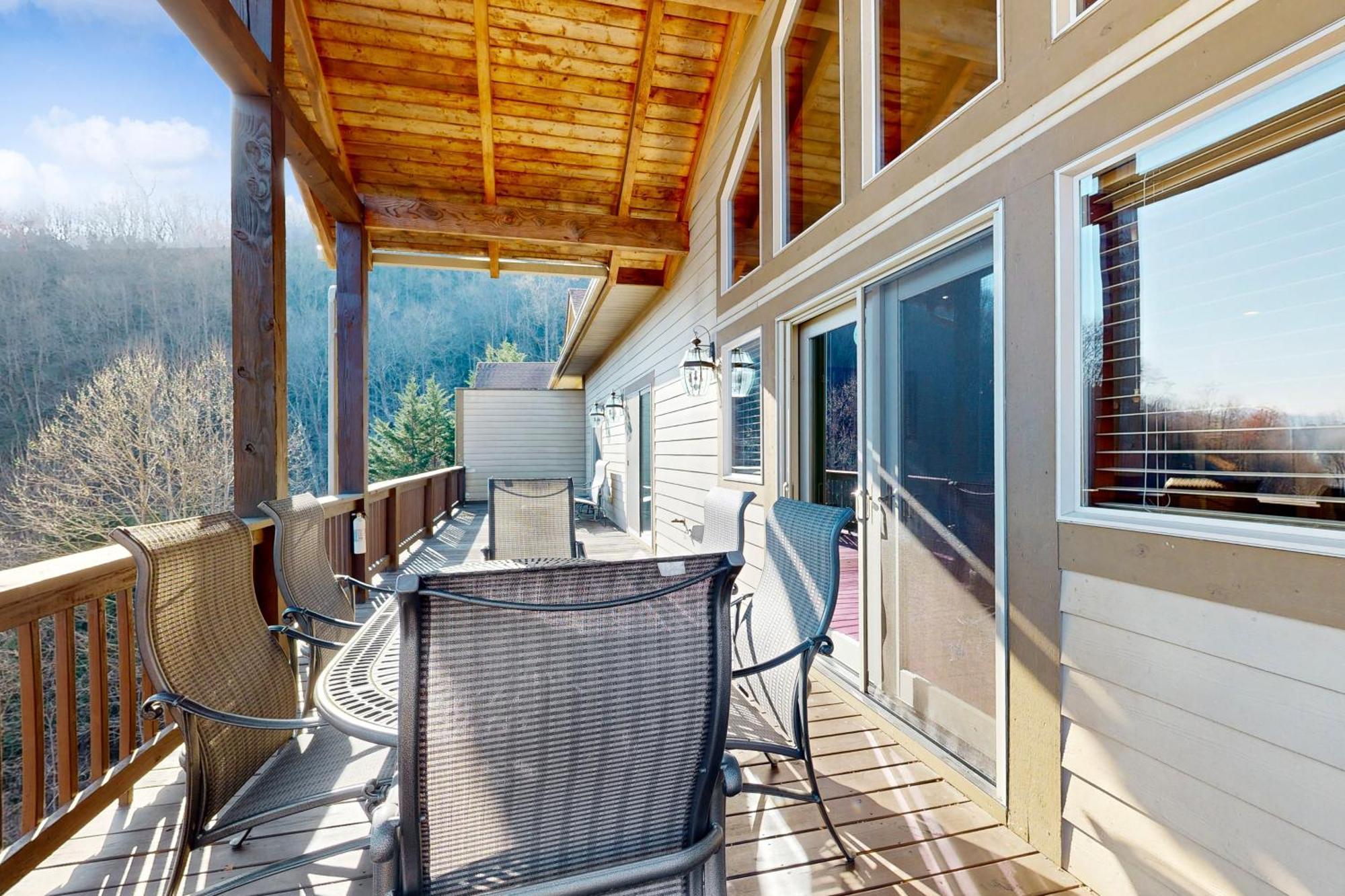 Smoky Mountain Escape Apartamento Whittier Exterior foto